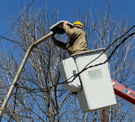 La Municipalidad de Santa Lucía sigue mejorando el alumbrado público 